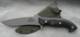 Green and Black G10 Fighter